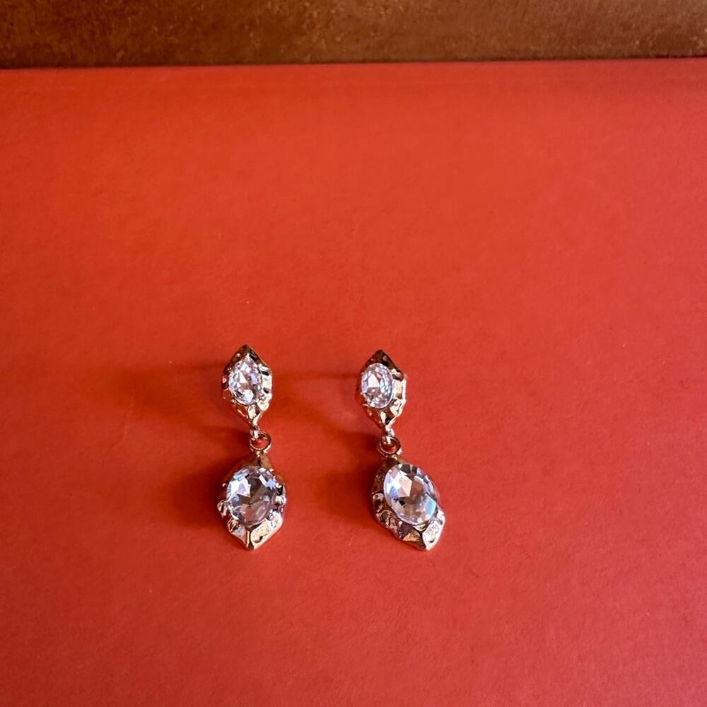 Gold Crystal sparkling Earring- hypoallergenic & light weight, Gold plated
